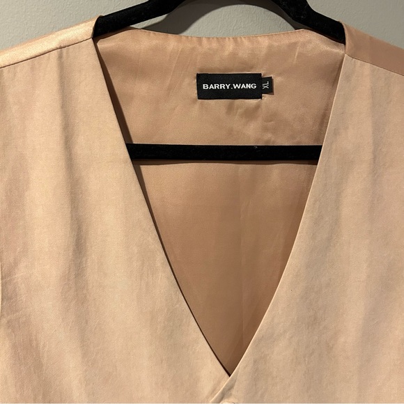 Barry.Wang Tan Silk Vest Men’s XL NWOT - Picture 4 of 7